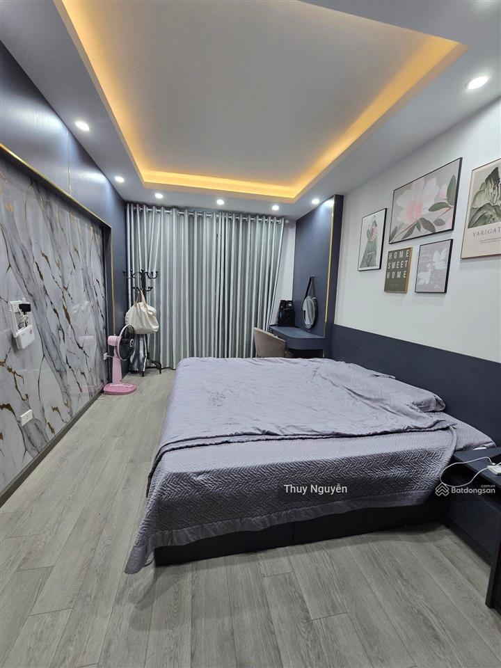 Ô tô 7 chỗ qua nhà kinh doanh đỉnh thang máy xịn nhà mới đẹp thoáng trước sau gần hồ đ