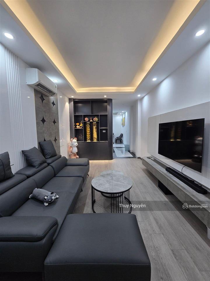 Ô tô 7 chỗ qua nhà kinh doanh đỉnh thang máy xịn nhà mới đẹp thoáng trước sau gần hồ đ