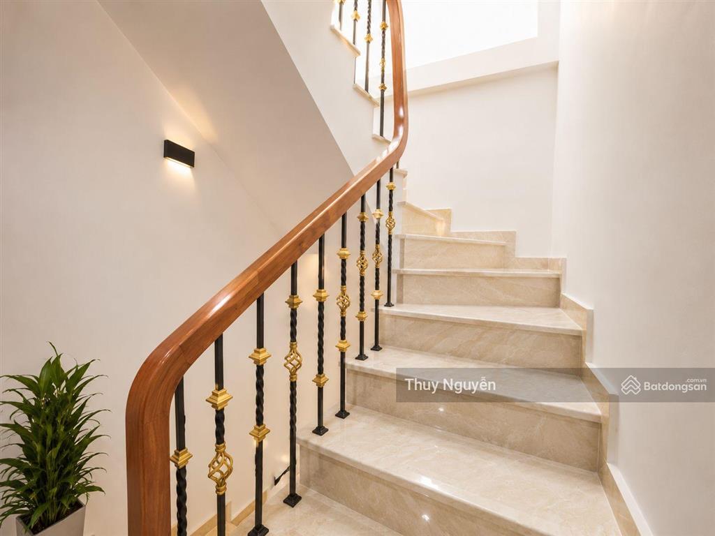 Bán nhà lĩnh nam nhà mới thang máy gara 2 ô tô 55m chỉ hơn 14 tỷ 0949 135 ***.