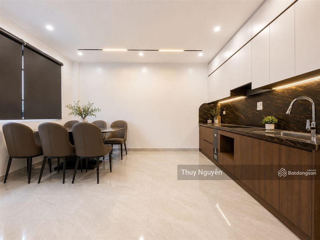 Bán nhà lĩnh nam nhà mới thang máy gara 2 ô tô 55m chỉ hơn 14 tỷ 0949 135 ***.
