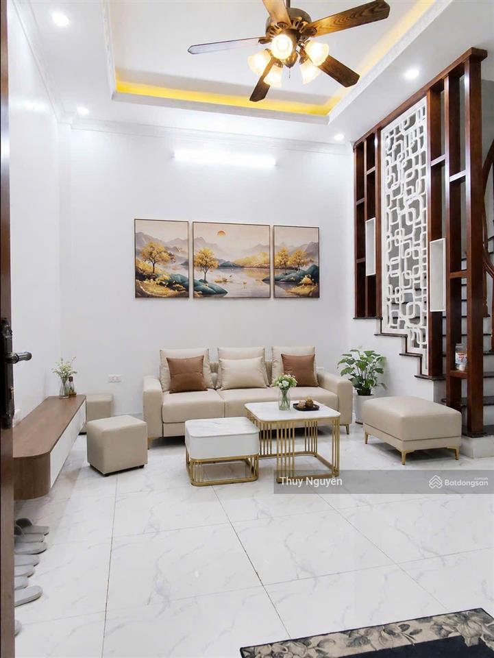 Bán nhà đẹp gần hồ đền lừ ở ngay tặng full nội thất giá tốt . diện tích 35m 5 tầng,