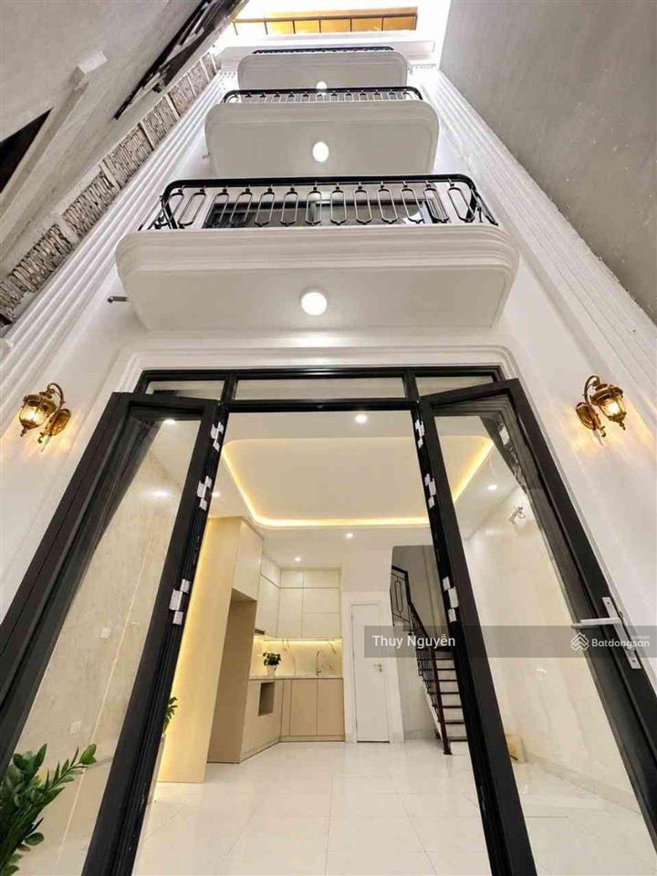 Bán nhà mới 5 tầng trung tâm hoàng mai dt 40.5m2, chỉ 7.3 tỷ trung tâm xây mới