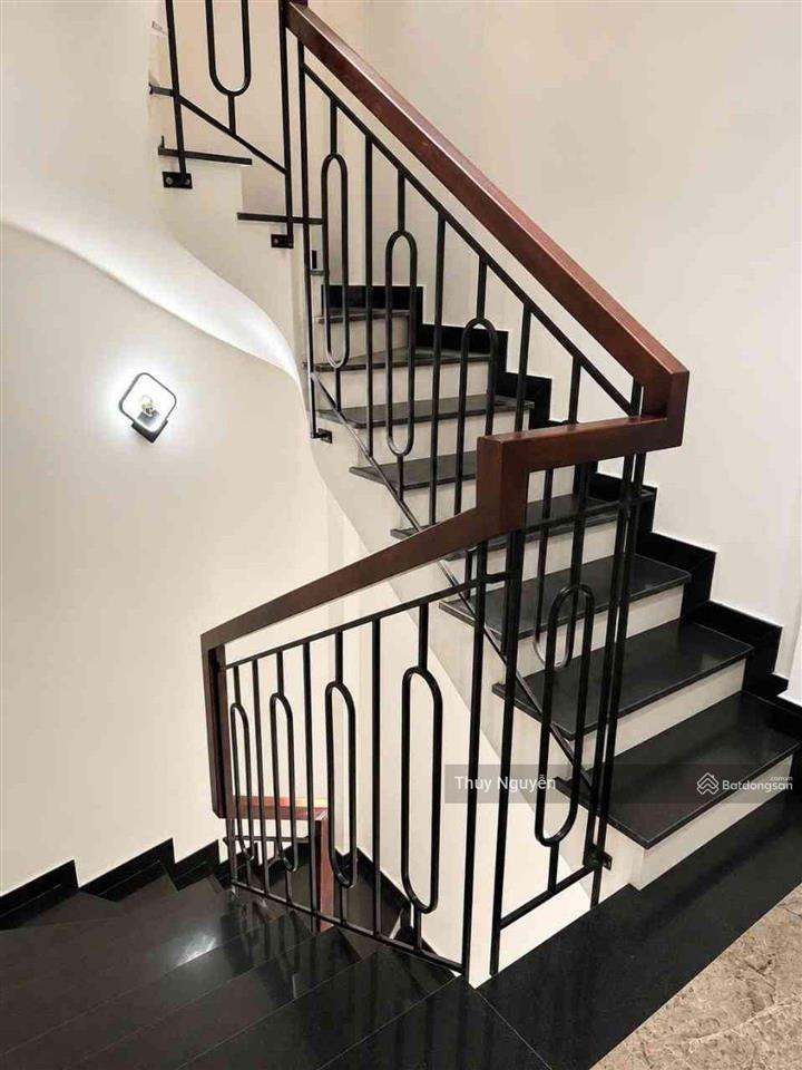 Bán nhà mới 5 tầng trung tâm hoàng mai dt 40.5m2, chỉ 7.3 tỷ trung tâm xây mới