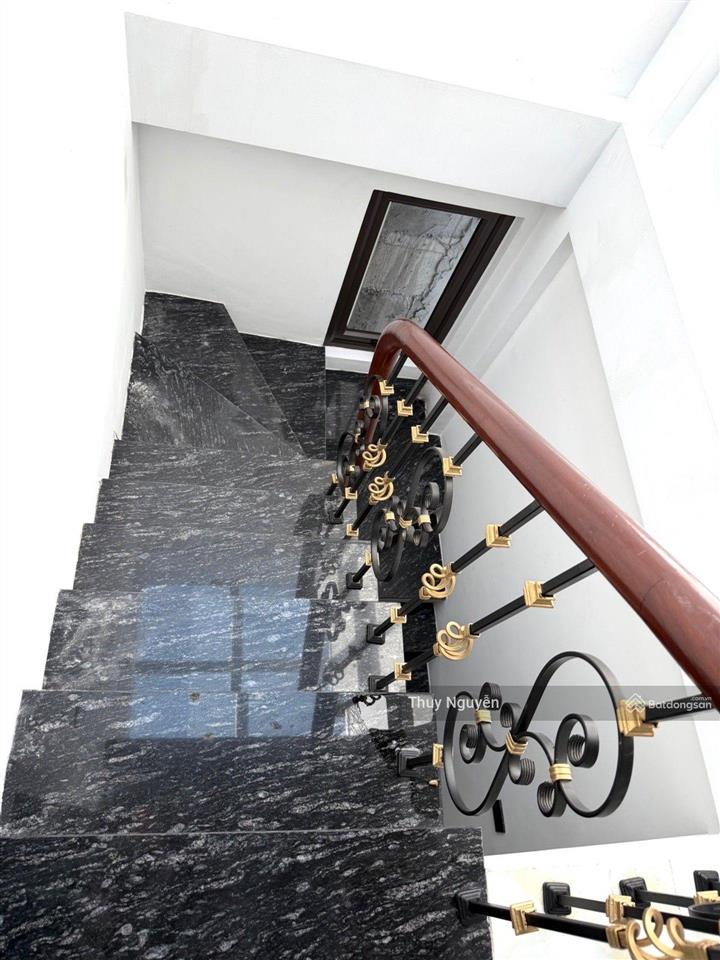 Bán nhà phố đại từ đối diện hồ đại từ nhà đẹp thang máy ô tô chỉ hơn 10 tỷ 0949 135 ***.