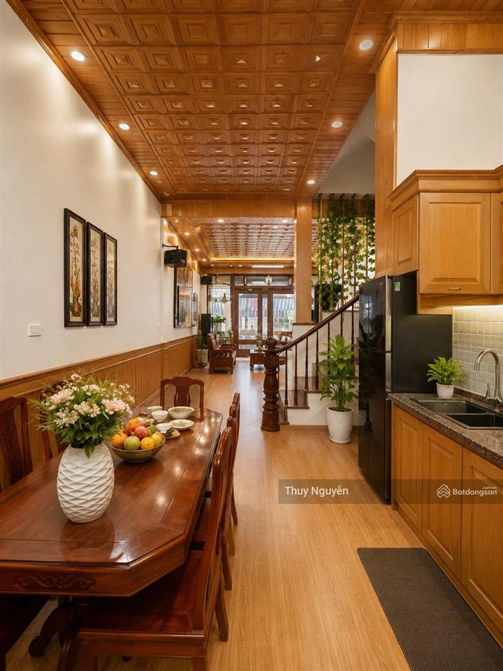 Chính chủ bán nhà phố tây trà dt 90m2 4 tầng vỉa hè rộng 3 ô tô tránh nhau. nhà ở luôn kinh doanh