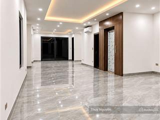 Bán tòa văn phòng tam trinh kinh doanh phân lô lô góc thang máy ô tô tránh view hồ