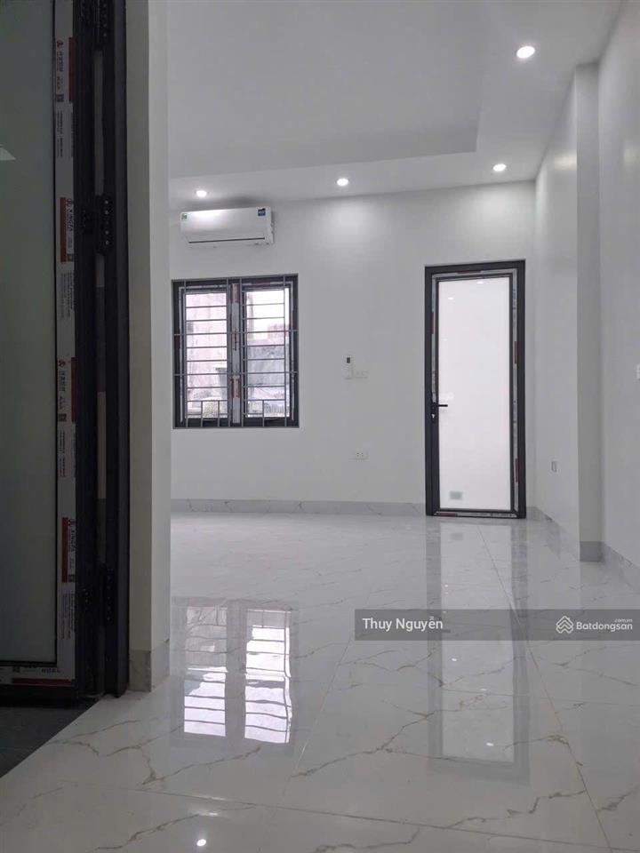 Chính chủ bán nhà phố nguyễn khoái diện tích 115m2 xây 6 tầng thang máy ô tô kinh doanh. 17,5 tỷ