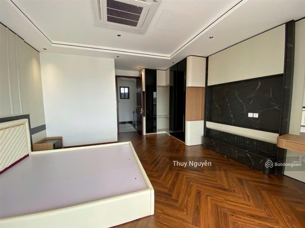 Mặt phố yên duyên 40,5m 5 tầng thang máy 14,3 tỷ mặt phố kinh doanh thang máy