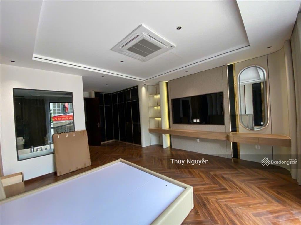 Mặt phố yên duyên 40,5m 5 tầng thang máy 14,3 tỷ mặt phố kinh doanh thang máy