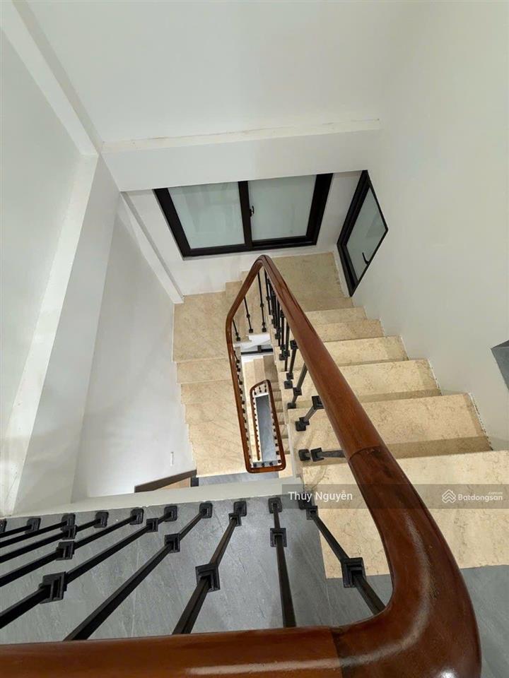 Bán nhà phố bạch mai nhà đẹp 52 m 4 ngủ full nội thất 2 mặt thoáng giá tốt.