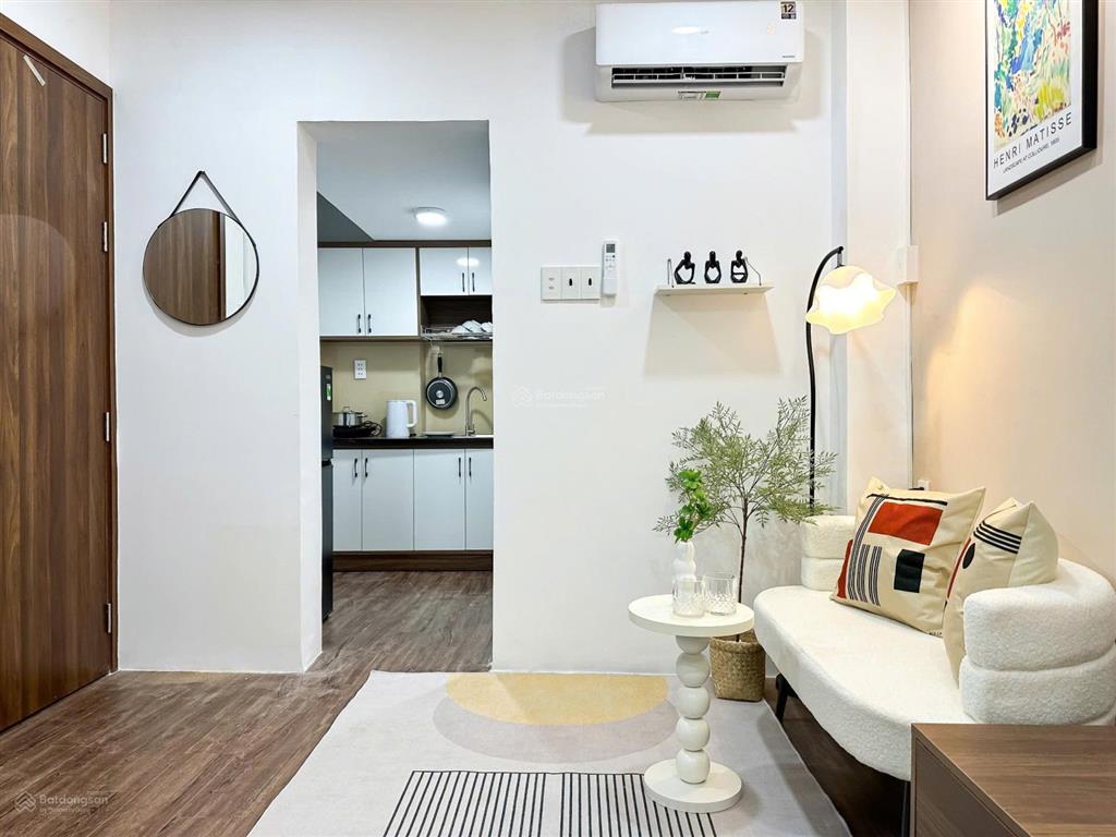 1pn  tách bếp  full nội thất mới  trần hưng đạo q.1  chỉ 7 tr