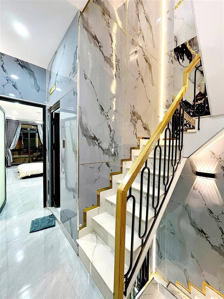 Giá tốt  hẻm oto tránh  ngô quyền quận 10  ngang 3.5m  35 m2  chỉ 6.x tỷ.