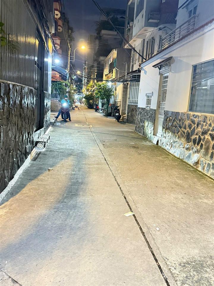 Hẻm ô tô tránh  khu nguyễn tri phương quận 10  ngang 3.5m  35m2  chỉ 6.x tỷ.
