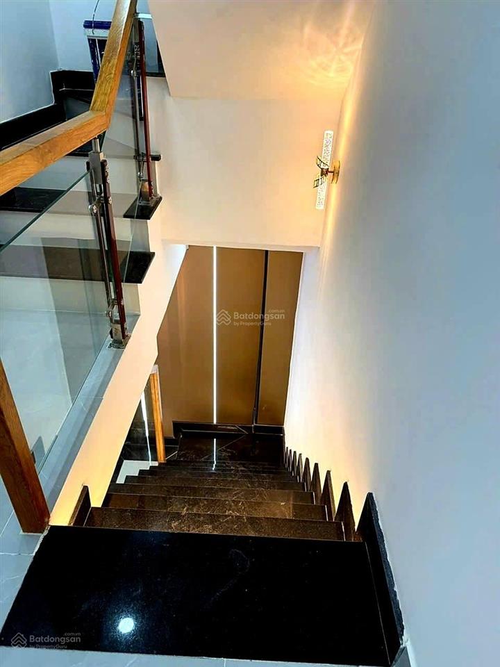 Giá tốt  ô tô đỗ cửa  nguyễn tiểu la quận 10  ngang 3.5m  2 tầng  chỉ 6.x tỷ.