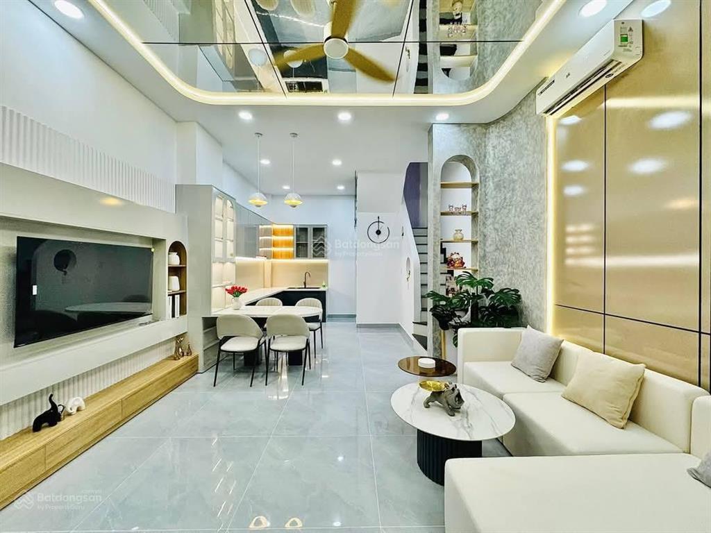 Giá tốt  hẻm oto đỗ cửa  bà hạt quận 10  ngang 3.5m  70m2 sàn  chỉ 6.x tỷ.