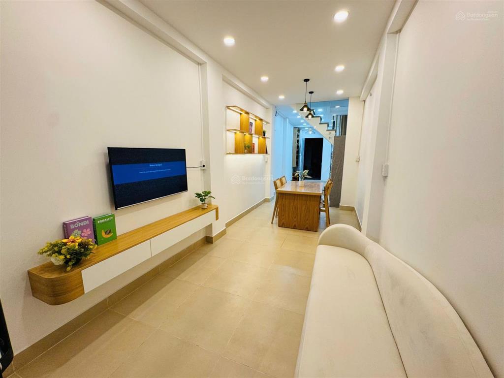 Nhà mới  2 mặt tiền  hẻm oto 3/2 q.10  70m2 sàn  giá chỉ 5.x tỷ.