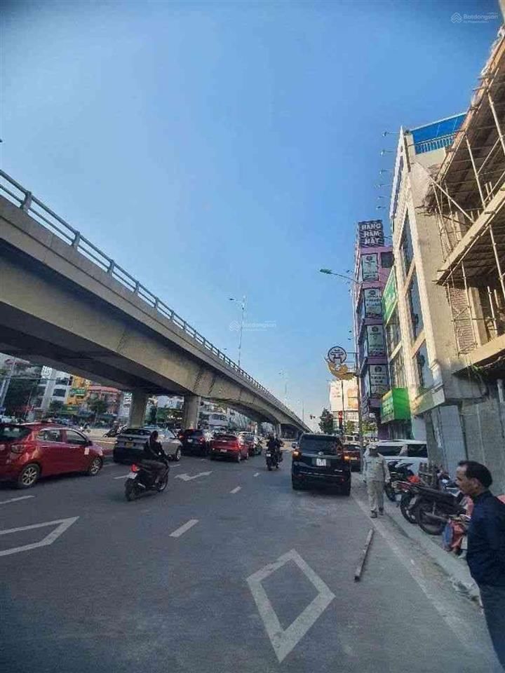 Ngộp bank toà nhà văn phòng mặt phố hồng tiến, bồ đề  155m2 giá 5x tỷ