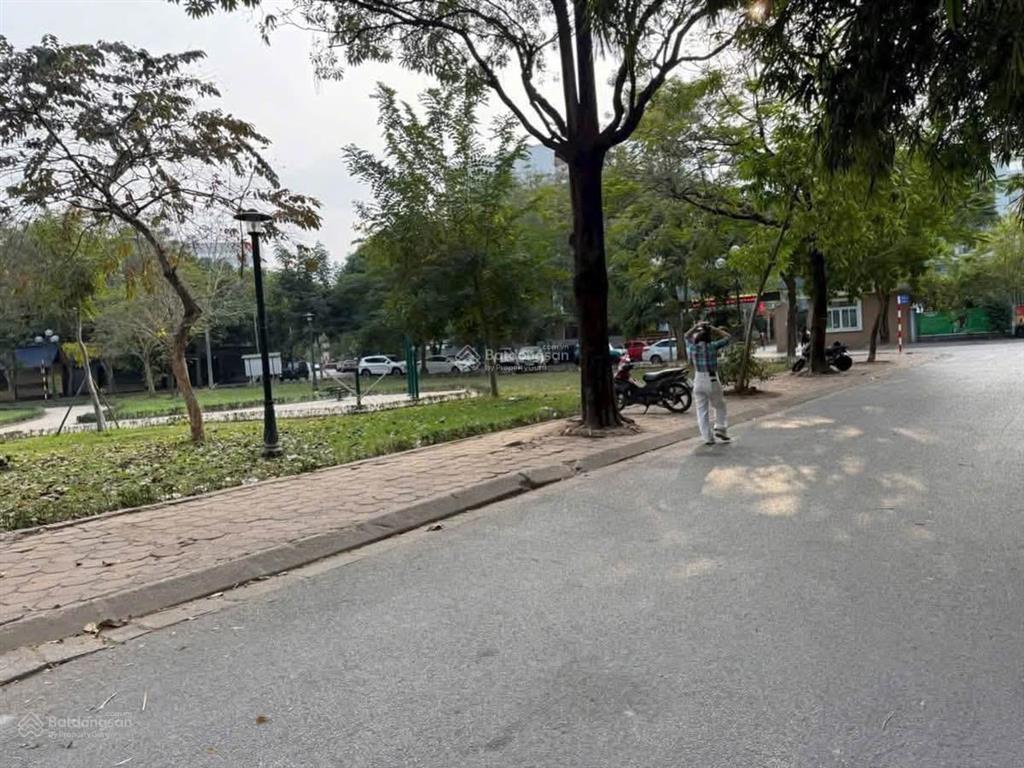 Biệt thự xây thô sài đồng 213m mặt tiền 12m đường 7m vỉa hè cạnh công viên hồ điều hòa