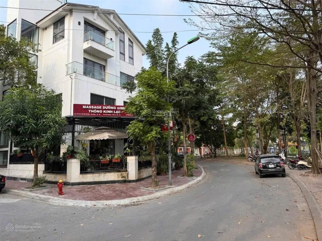 Biệt thự xây thô sài đồng 213m mặt tiền 12m đường 7m vỉa hè cạnh công viên hồ điều hòa