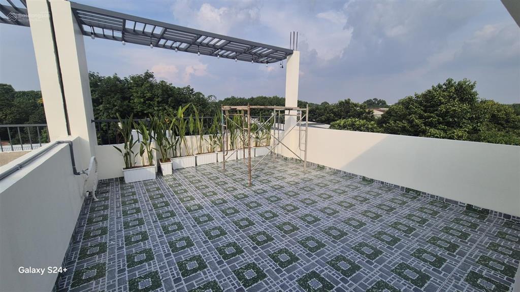 Cần bán căn nhà hiện đại 1 trệt 1 lầu 1 tum mặt tiền kinh doanh