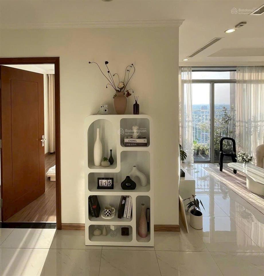 Cho thuê gấp cc 2pn, 21 triệu, 83m2 ở vinhomes central park, bình thạnh. trung tâm, quận 1