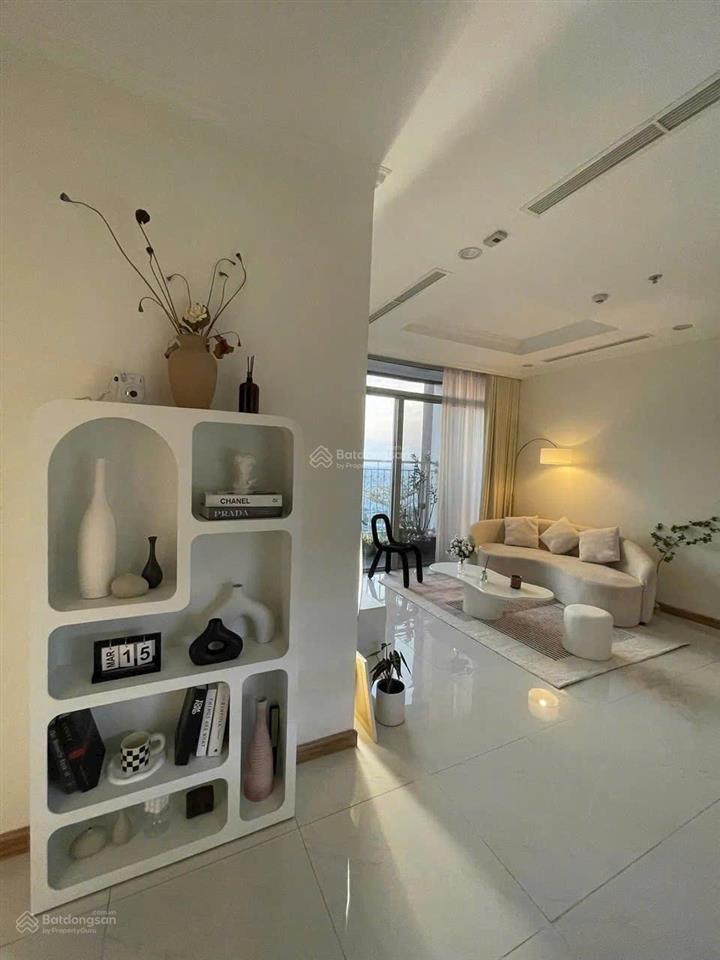 Cho thuê gấp cc 2pn, 21 triệu, 83m2 ở vinhomes central park, bình thạnh. trung tâm, quận 1