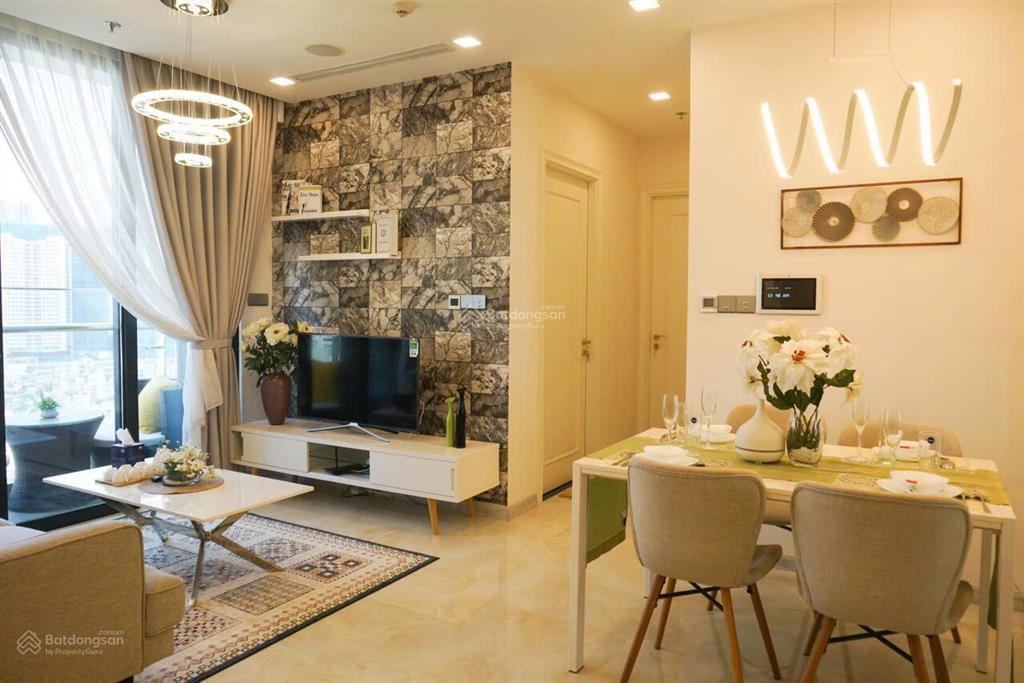 Căn hộ 2pn2wc view ban công, phòng ngủ landmark81 cần cho thuê. tin đăng chuẩn giá