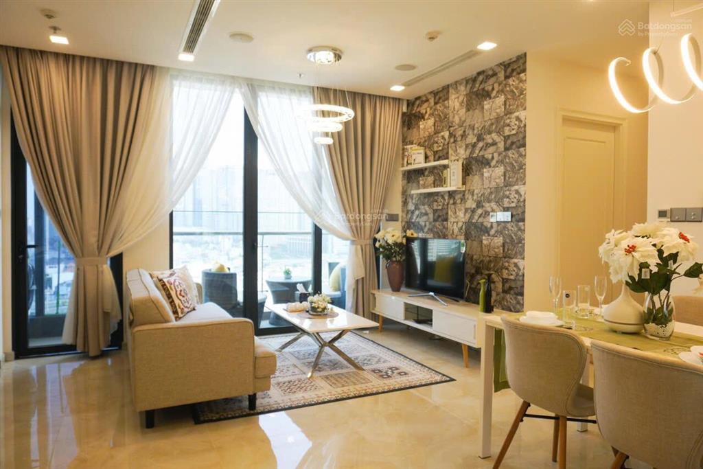 Căn hộ 2pn2wc view ban công, phòng ngủ landmark81 cần cho thuê. tin đăng chuẩn giá