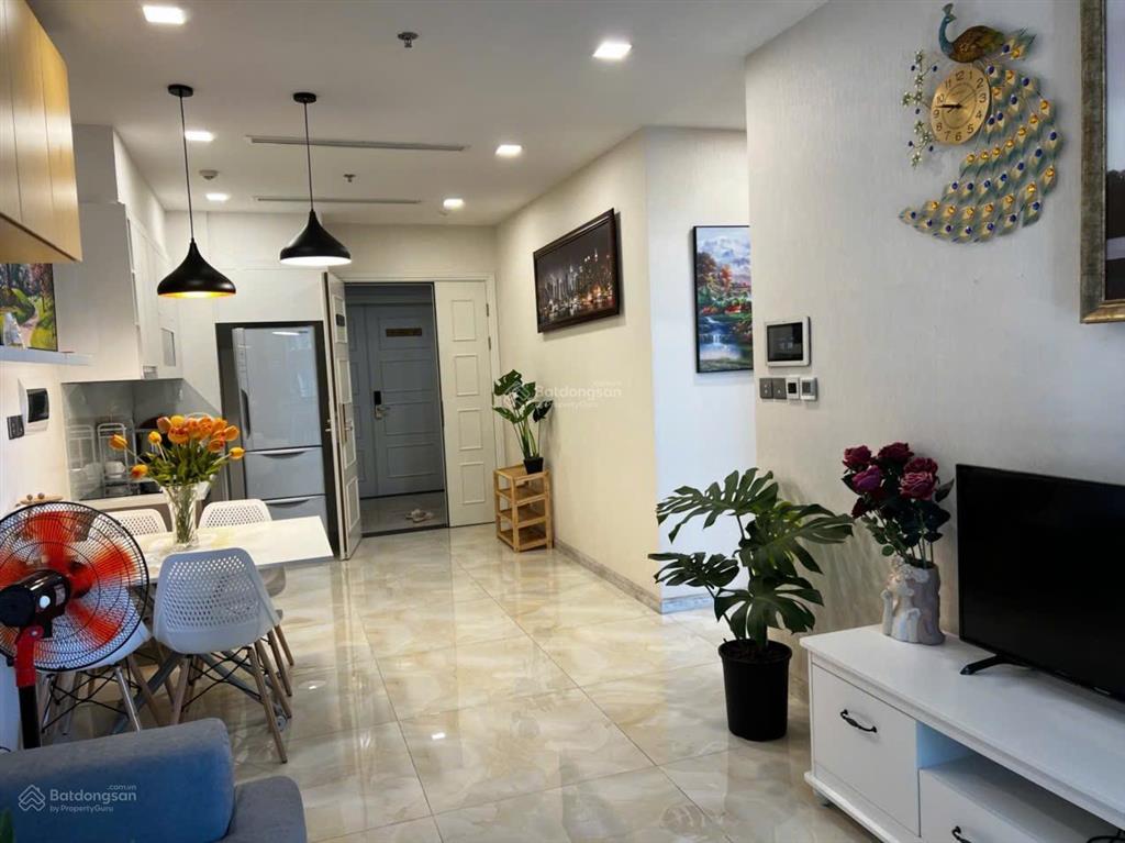 Cần cho thuê căn 1pn fnt giá tốt tại vinhomes golden river ba son, q1, hcm