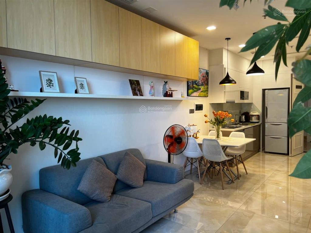Cần cho thuê căn 1pn fnt giá tốt tại vinhomes golden river ba son, q1, hcm