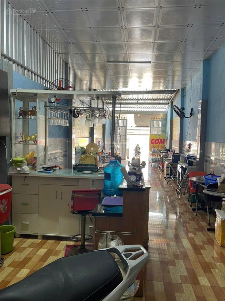 Bán nhà mặt tiền quốc lộ 50, vị trí kinh doanh đắc địa, nhà mới