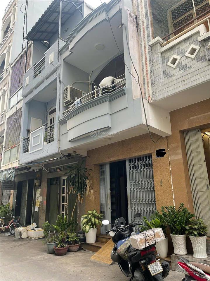 Cần bán gấp nhà hẻm ô tô đường lạc long quân, quận 11. dt 39m2