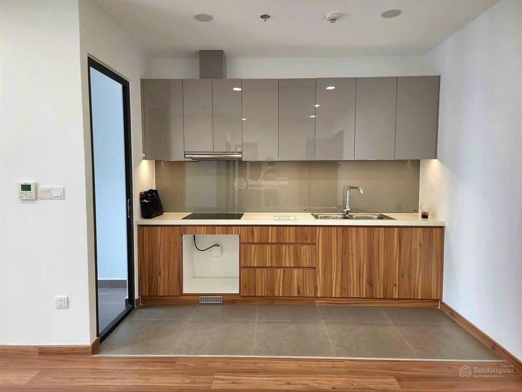 Bán gấp căn hộ 2pn 2wc  70m2 chỉ 6tỷ4, layout cực đẹp, toà mới hr3