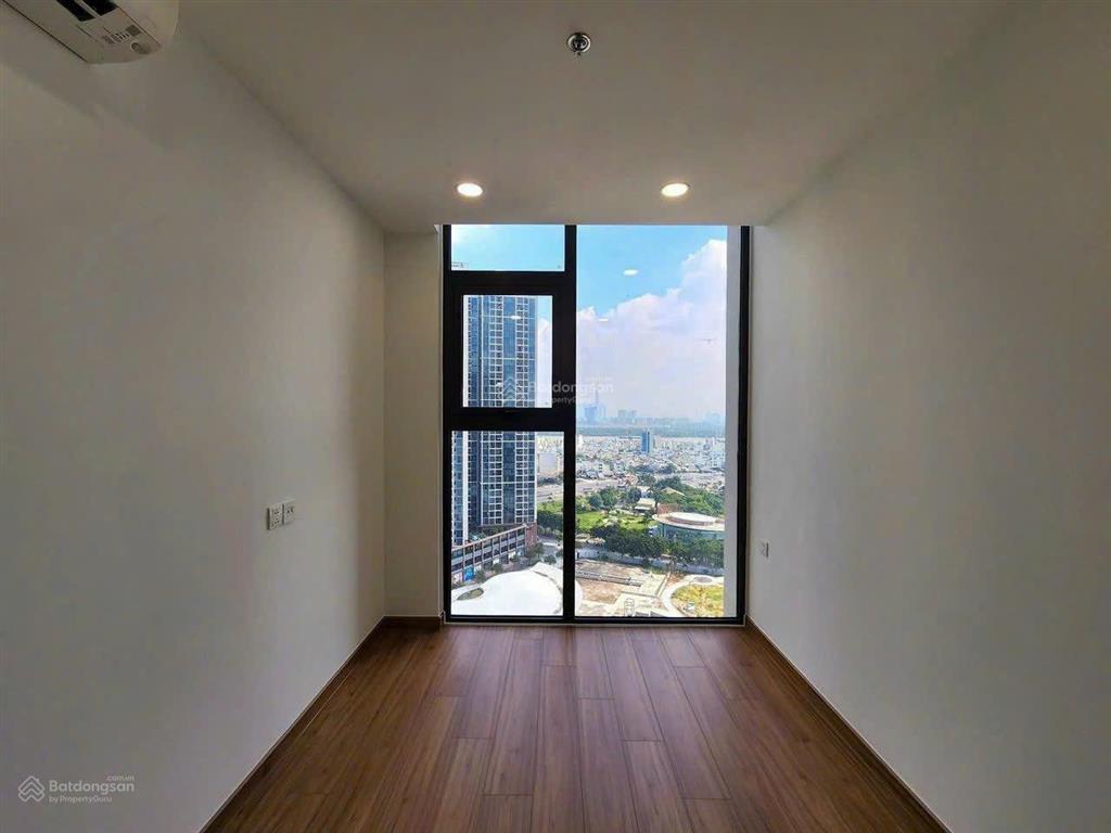 Bán gấp căn hộ 2pn 2wc  70m2 chỉ 6tỷ4, layout cực đẹp, toà mới hr3