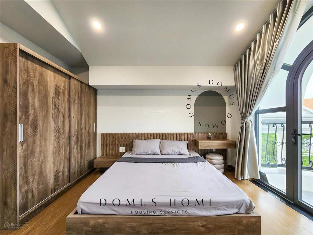 Cho thuê căn studio  cửa sổ/bancon  full nội thất sát quận 4, quận 1