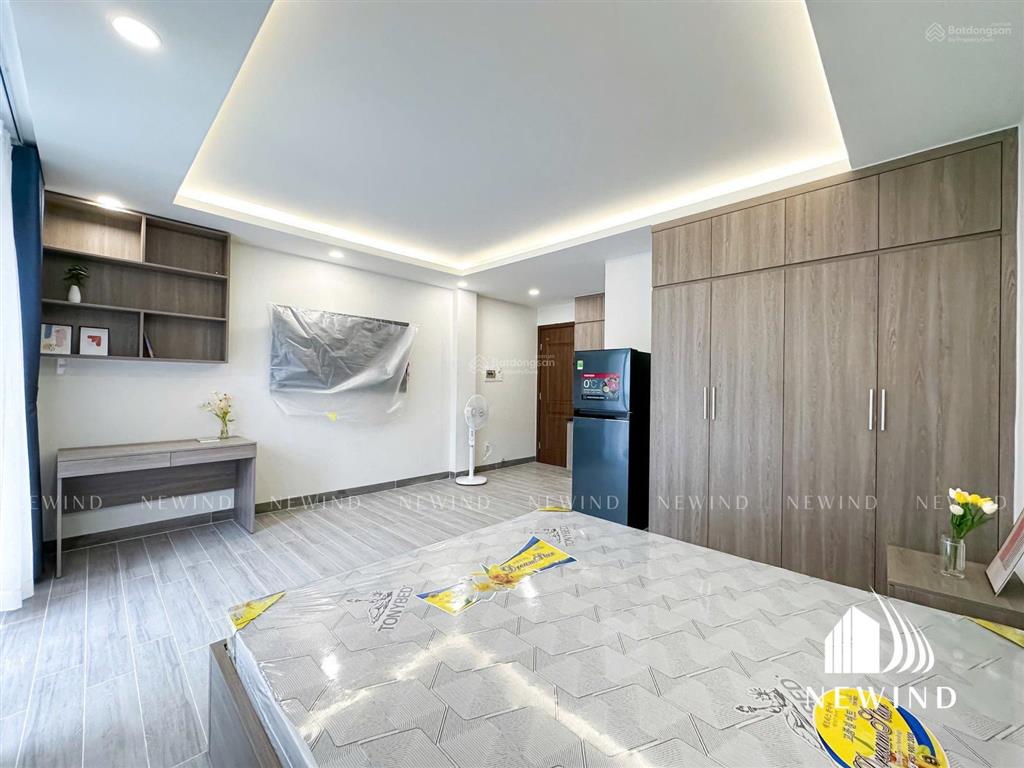 Cho thuê căn studio/1 phòng có ban công full nội thất ngay trung tâm quận 4