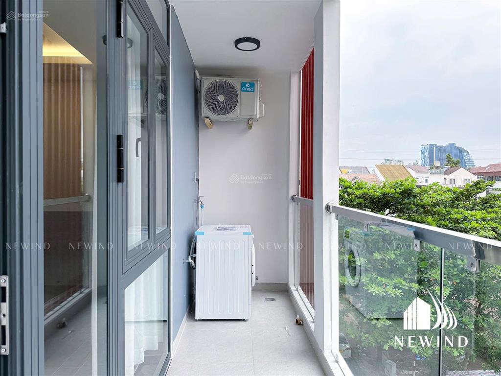 Cho thuê căn studio/1 phòng có ban công full nội thất ngay trung tâm quận 4