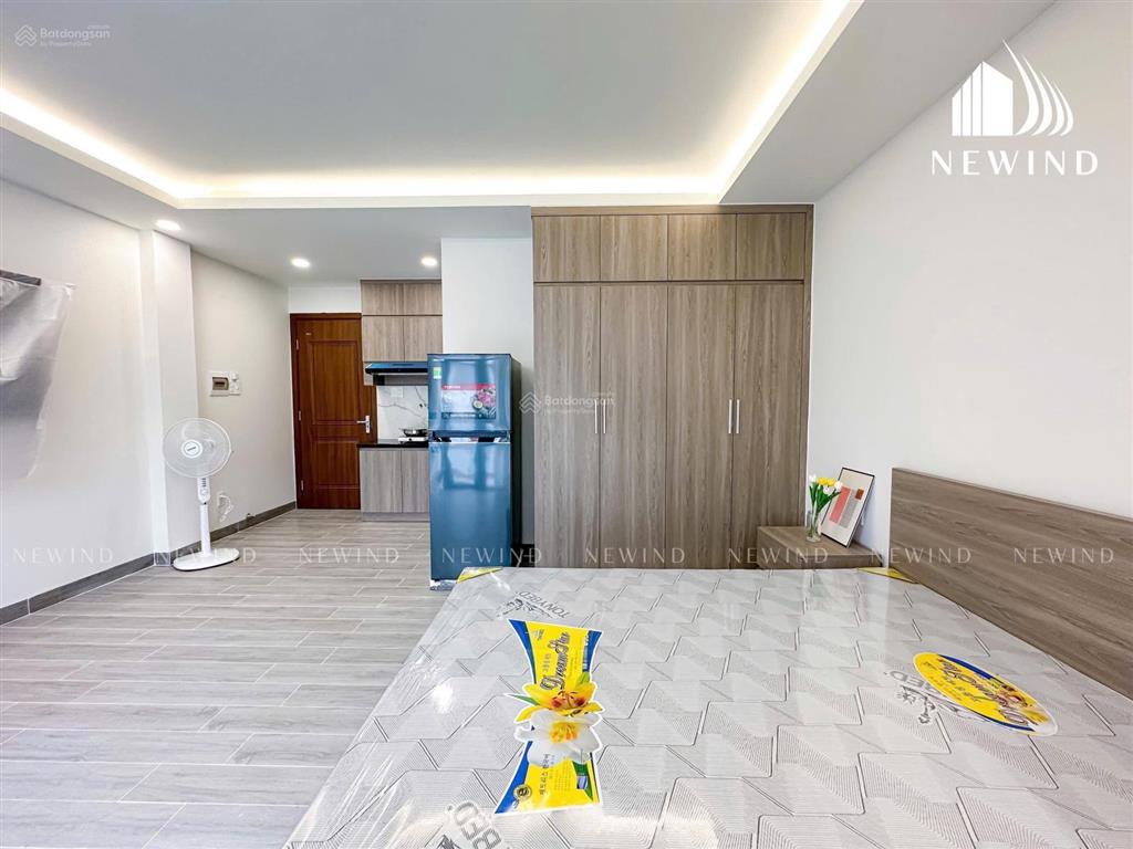 Cho thuê căn studio/1 phòng có ban công full nội thất ngay trung tâm quận 4