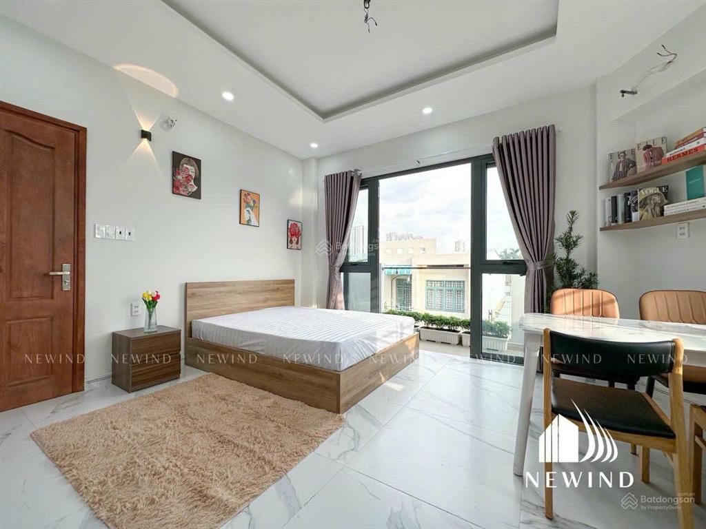 Căn hộ dịch vụ bancon/cửa sổ full nội thất sát parc mall, cầu nguyễn văn cừ , quân 1,quận 5