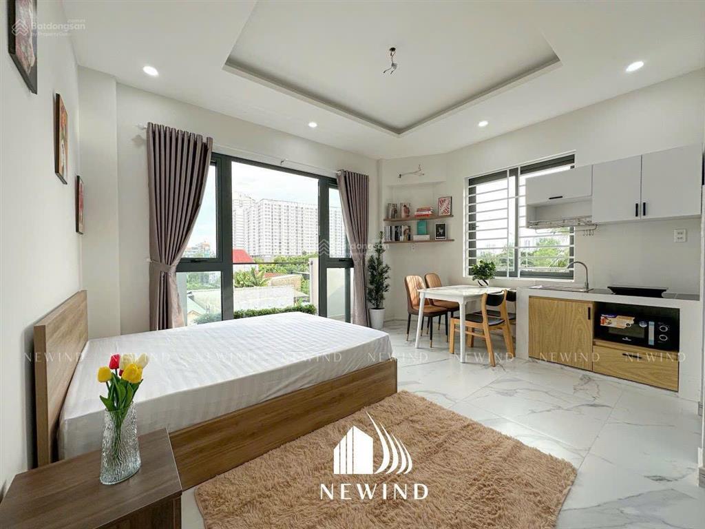 Căn hộ dịch vụ bancon/cửa sổ full nội thất sát parc mall, cầu nguyễn văn cừ , quân 1,quận 5