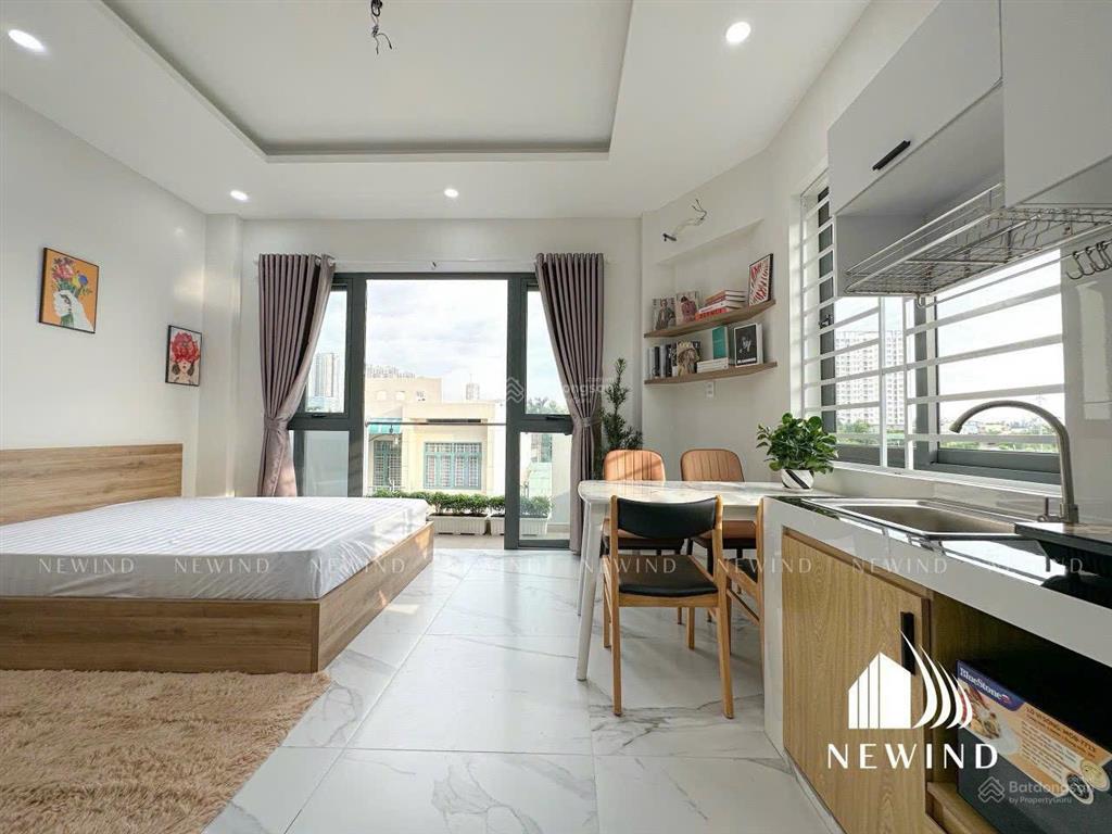 Căn hộ dịch vụ bancon/cửa sổ full nội thất sát parc mall, cầu nguyễn văn cừ , quân 1,quận 5