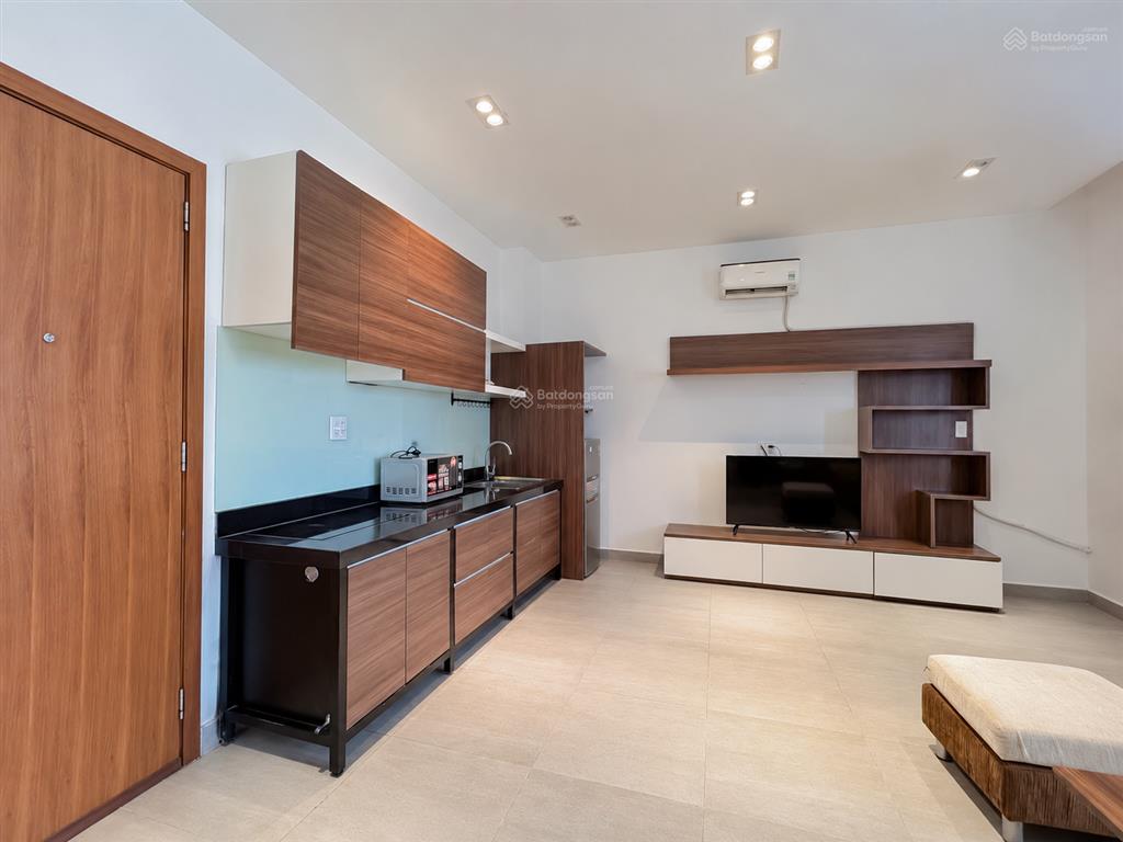 Cho thuê căn hộ bancon/cửa sổfull nội thất hướng thoáng mát sát kcx tân thuận, pmh, cresent mall
