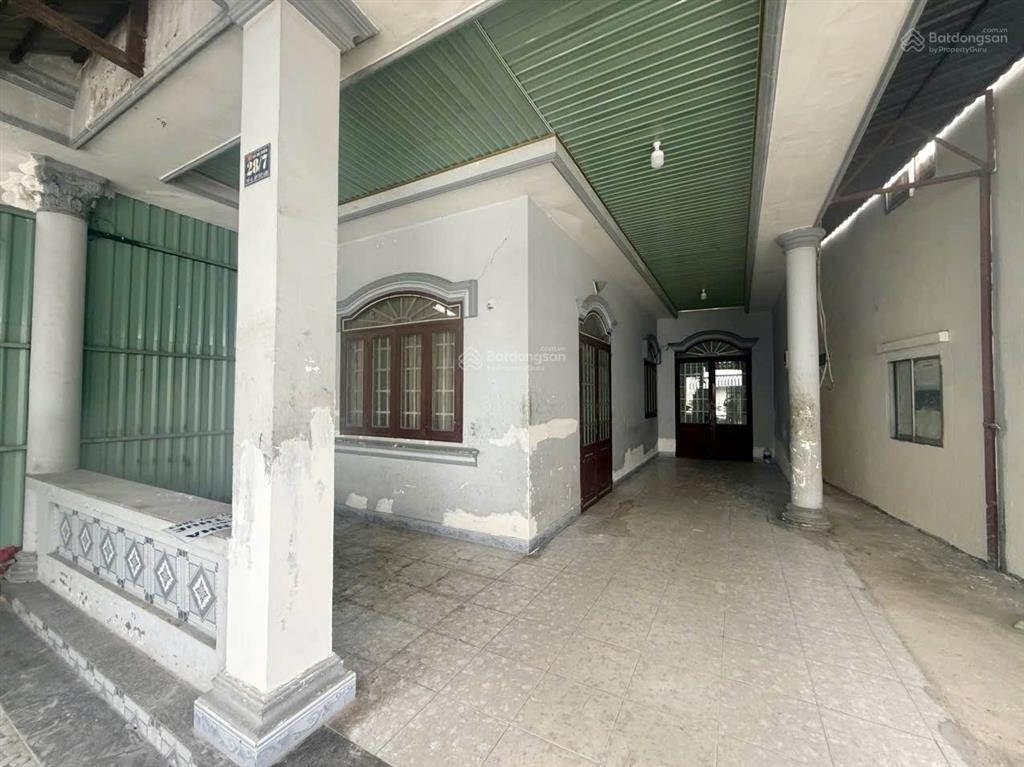 Bán nhà trệt  diện tích lớn  phù hợp làm nhà sân vườn