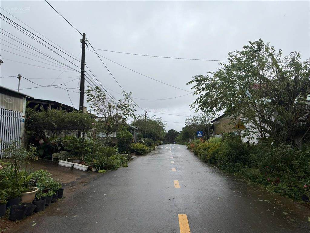 Bán nhà trung tâm măng đen giá rẻ