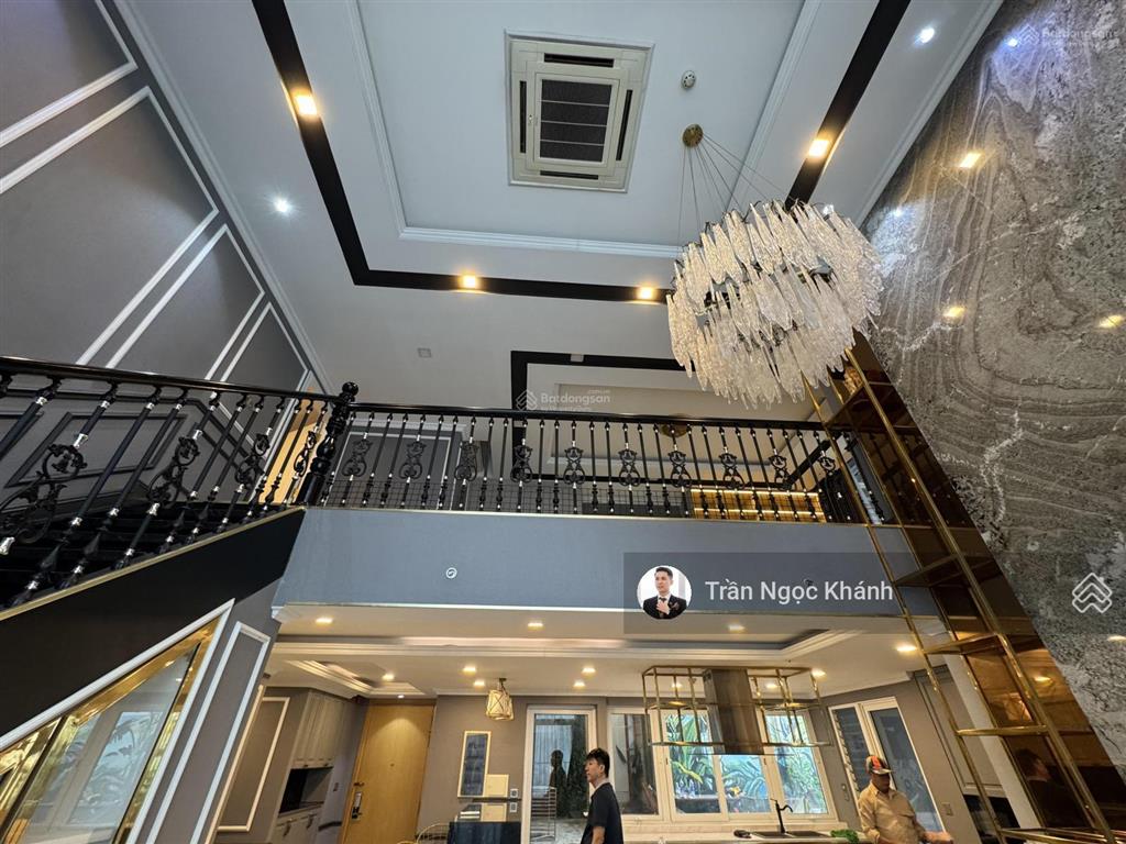 Bán gấp cc vista verde duplex sân vườn trong nhà. 28 tỷ, 365m2, 5pn, 5wc, phan văn đáng, q2, hcm