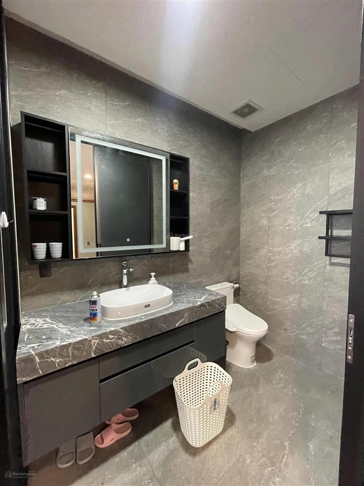 Cho thuê penthouse one verandah, bát nàn, 105 triệu, 215m2, 3pn, 3wc, giá ưu đãi