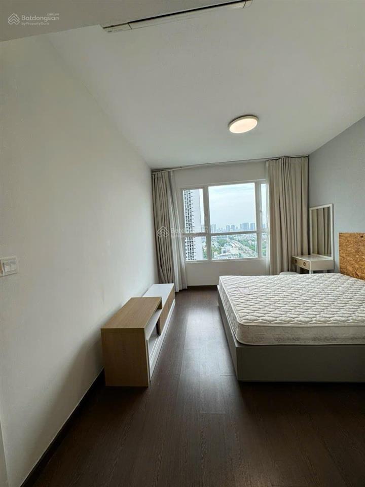 Bán cc vista verde, 8,6 tỷ btp  98m2, 2pn, ban công rộng lầu trung thoáng mát