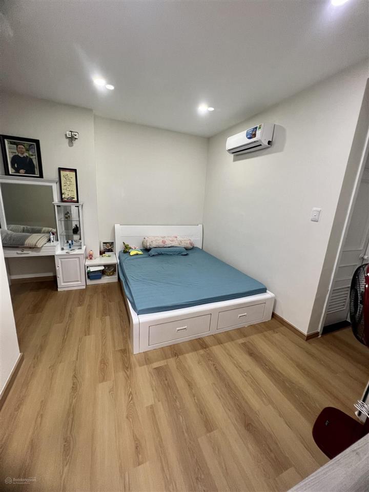 Bán căn hộ chung cư the mansion, 3,35 tỷ, 95m2, 3pn + 2wc, full nội thất sách vali vào ở.