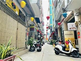 Nhà hxh phạm ngũ lão phường bến thành cách chợ bến thành 500m