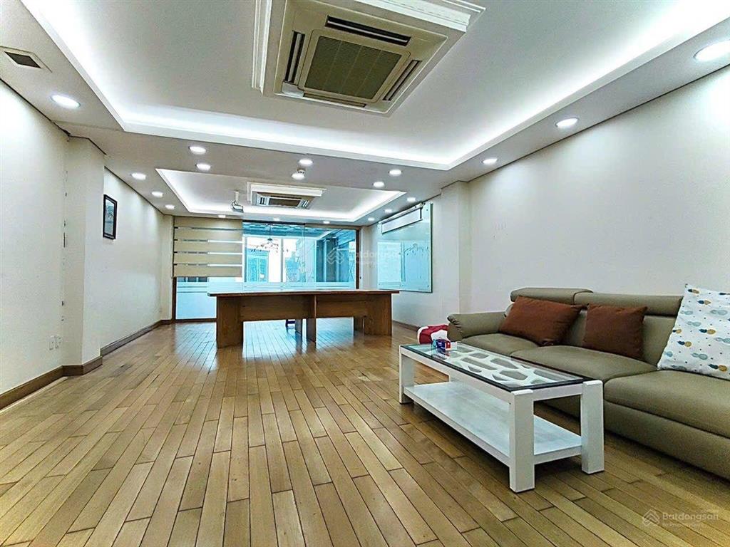 Nhà 5 tầng mặt tiền cống quỳnh gần chợ và công viên 42 tỷ